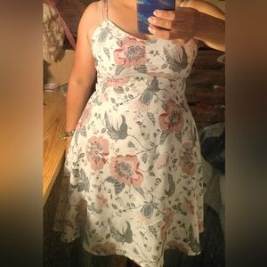 Loft flower 🌹V neck mini dress with back sipper.